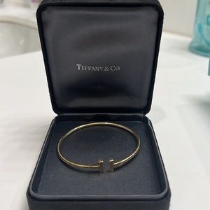 Tiffany T Wire Bracelet - 18k Gold.